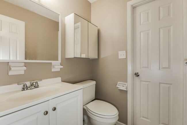 Building Photo - 4 BR/2.5BA | Newly Renovated Single Family Home | 1-Car Covered Parking | Fenced backyard!