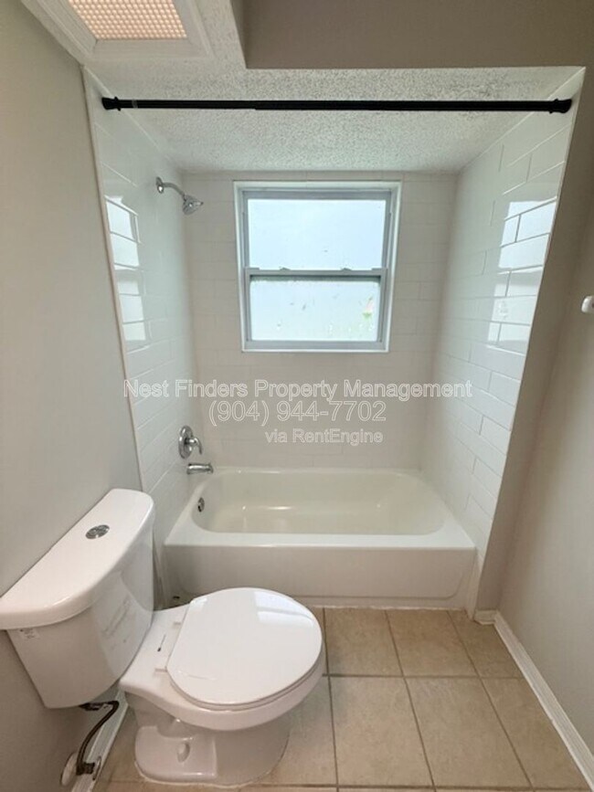 Building Photo - 816 Brookstone Ct