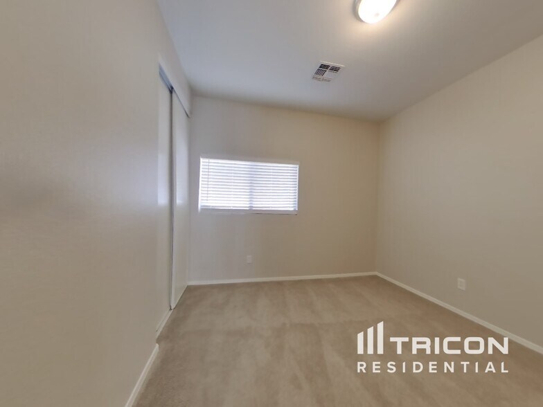 Building Photo - 15409 W Cameron Dr
