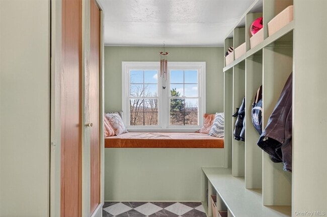 Building Photo - 49 Clover Hill Dr