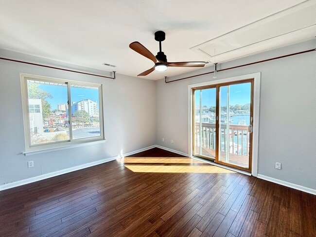 Building Photo - Stunning Virginia Beach Condo with Waterfr...