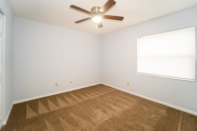 Building Photo - 23 Catalonia Ct