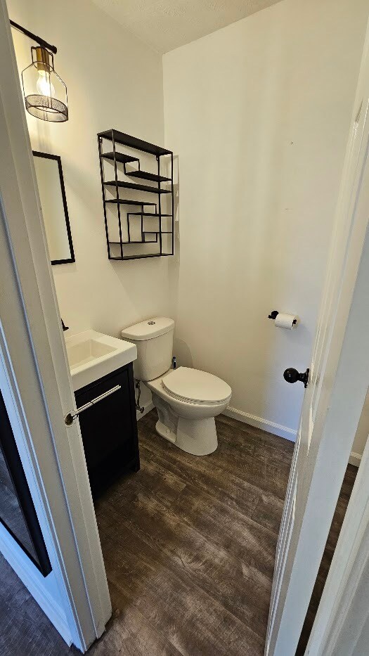 Half Bathroom - 626 Woods Crossing Dr