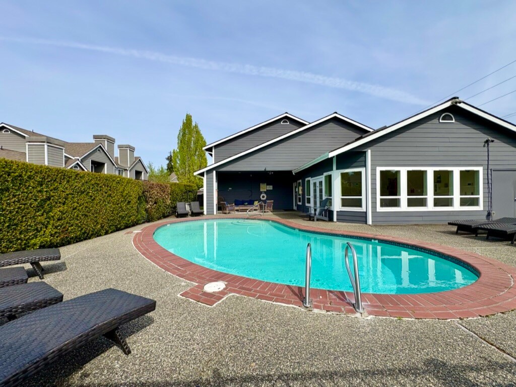 Pool - 12510 109th Ct NE