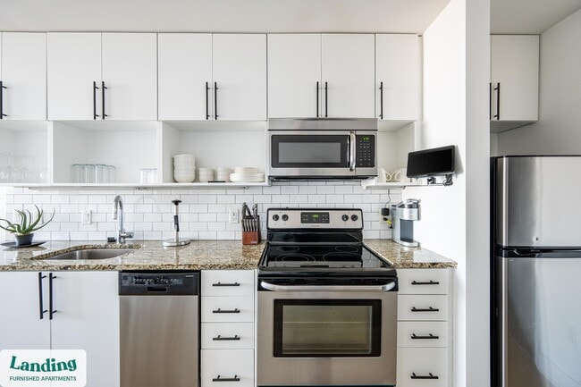 Building Photo - 933 McGee St