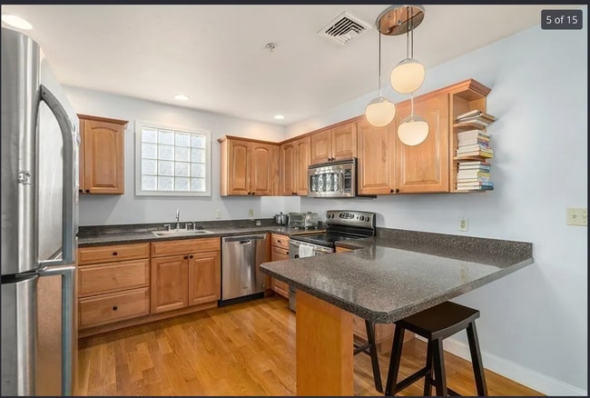 Building Photo - 150 W 9th St