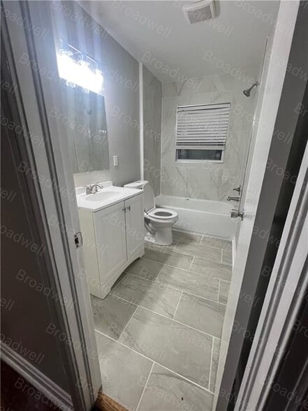 Building Photo - 955 Byron Dr SW