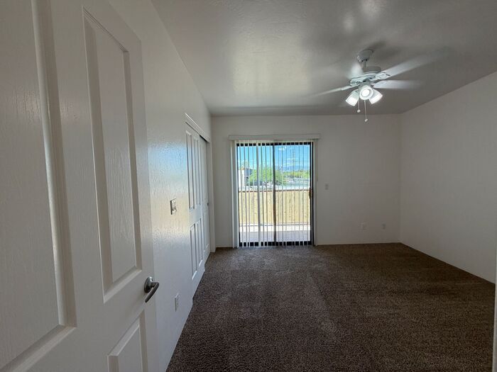 Building Photo - 1741 E Hedrick Dr