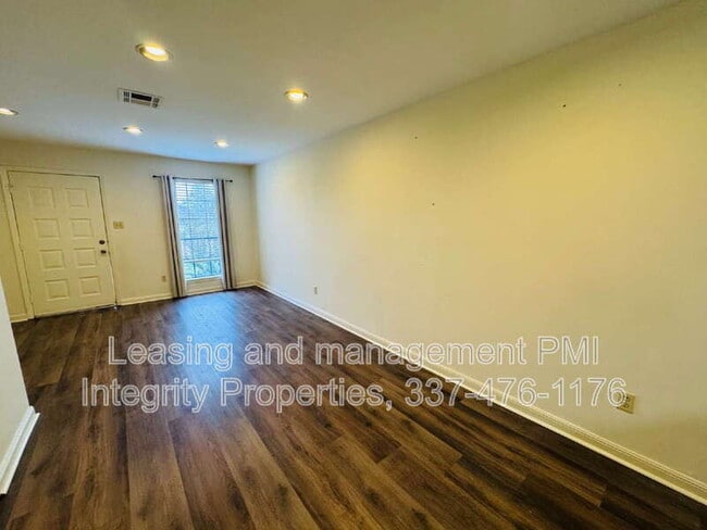 Building Photo - 2419 Robley Dr