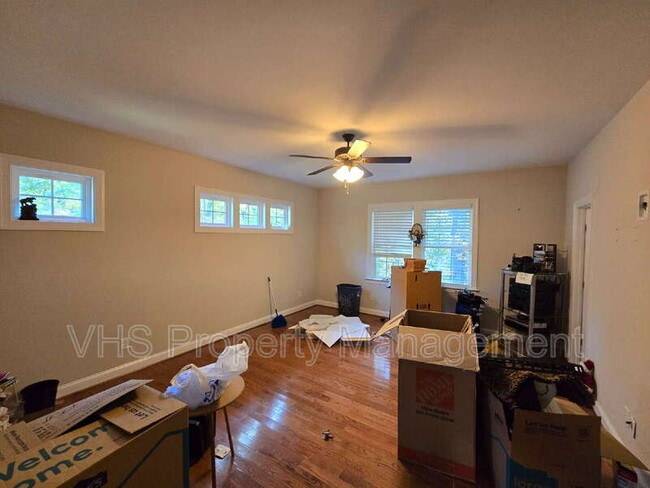 Building Photo - 2400 Lakeview Pkwy