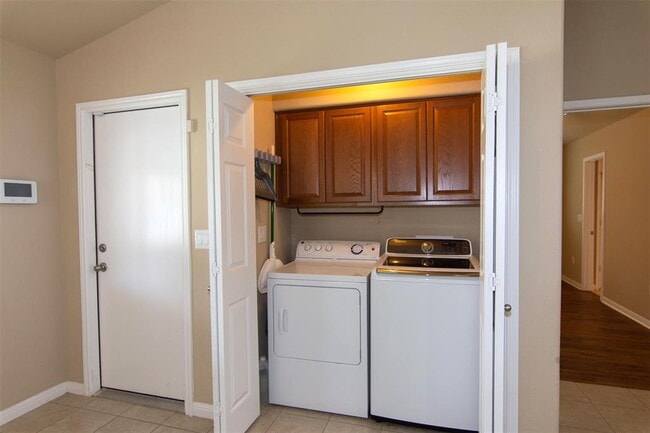 Building Photo - 18405 Tallgrass Prairie Dr