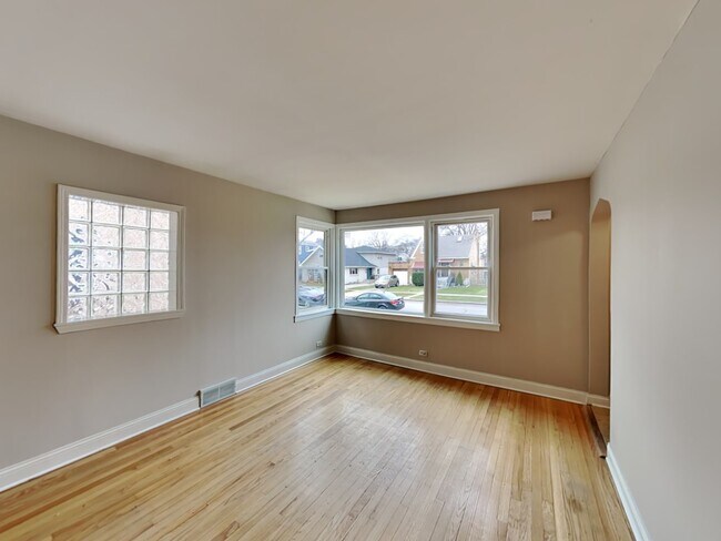 Building Photo - 2329 N 77th Ct