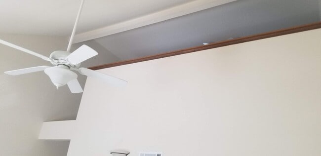 Building Photo - 2BR/1.1BA Townhouse in Newark!