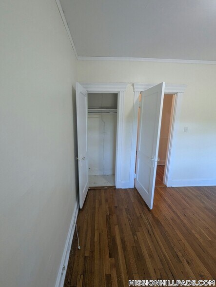 Building Photo - 360 Riverway