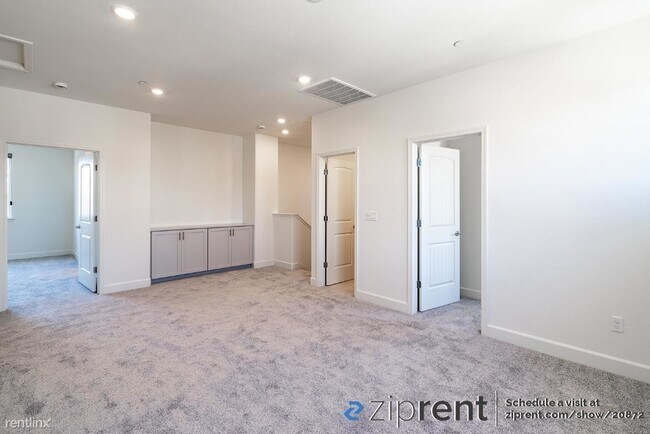 Building Photo - 4 br, 3 bath House - 4449 Tucker Drive, Fo...