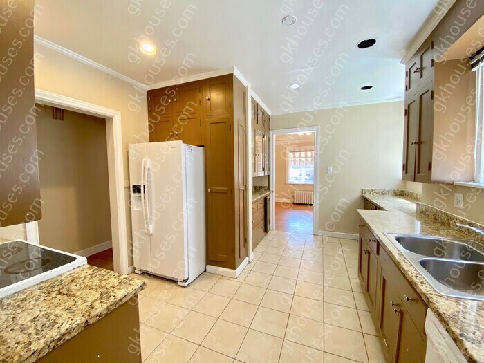 Building Photo - 19 S Emerson St