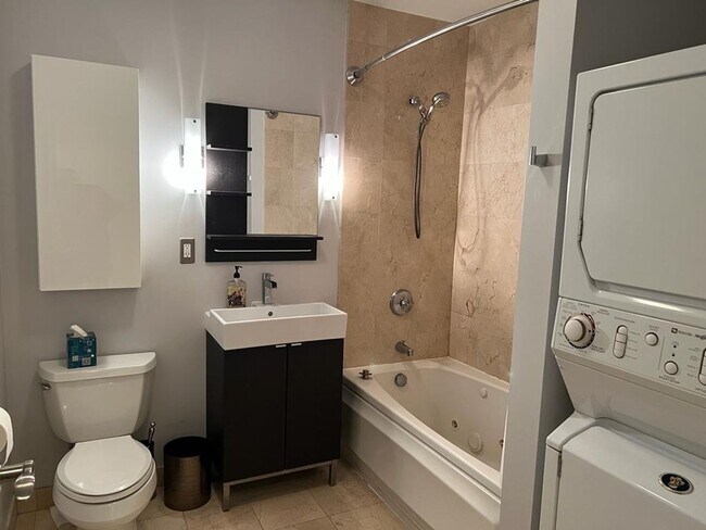 Building Photo - Exceptional condo unit in the heart Boston...