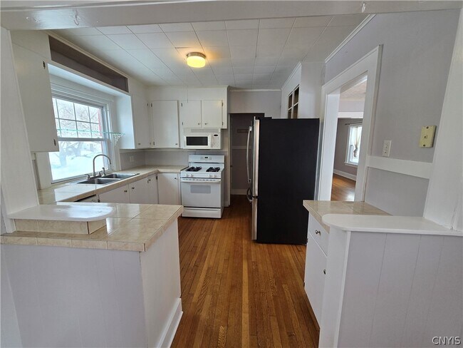 Building Photo - 232 Nichols Ave