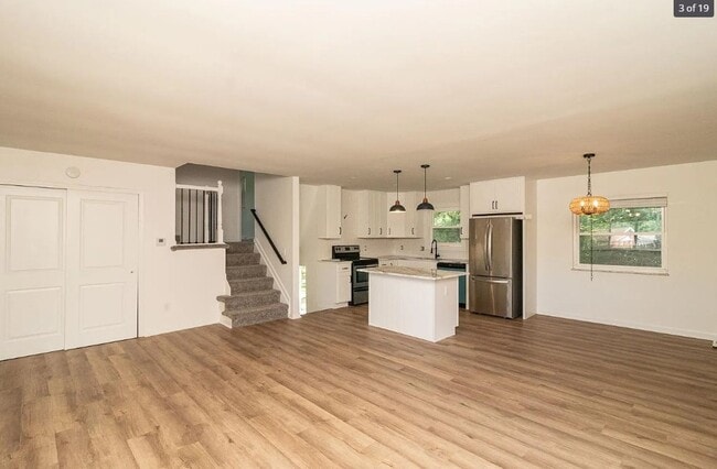 Building Photo - Newly Renovated 3 Bedroom 2 Bathroom Home