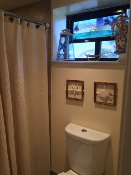 Building Photo - 355 S Ocean Dr