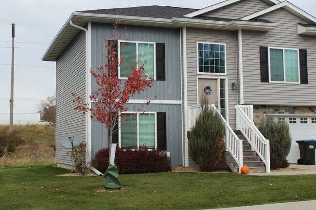 Building Photo - 1029 Manitou Trail