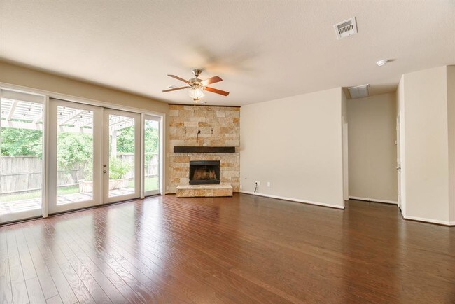 Building Photo - 202 Black Swan Pl