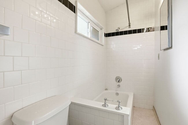 Building Photo - 1 BLOCK TO THE BEACH! COMPLETELY REMODELED 2BD/2BA OCEAN BEACH UNIT WITH TANDEM PARKING! $4,795/MO