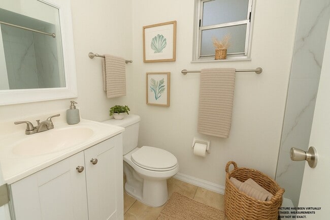 Building Photo - Sanford Home - 3/2 with garage and huge yard