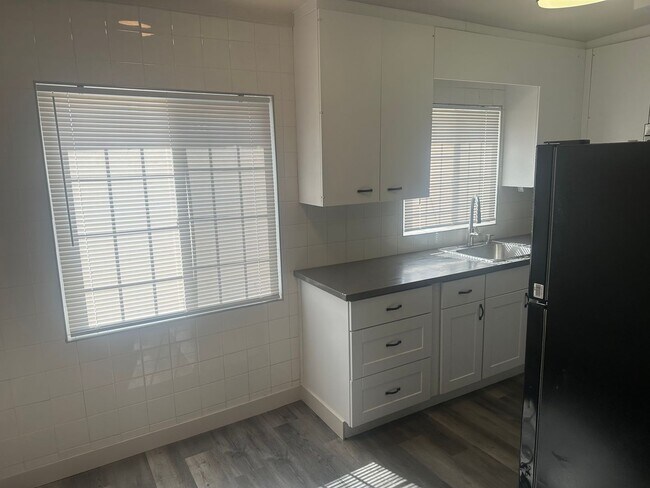 Building Photo - NLV!! Single Story!! 3 Bedrooms!! Carport!...