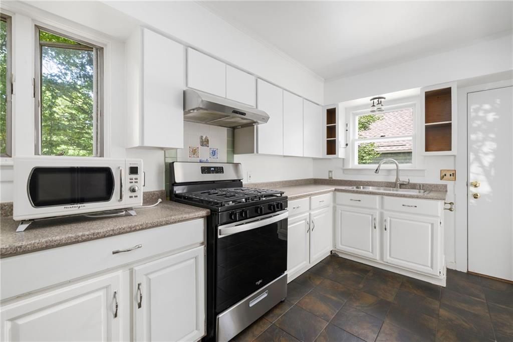 Building Photo - 272 Boulevard