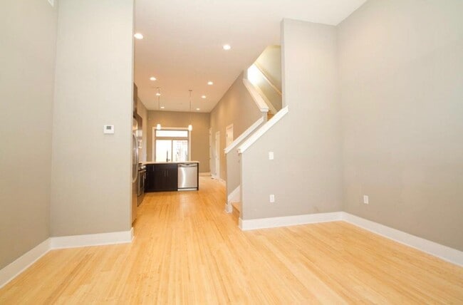 Building Photo - 919 N 5th St