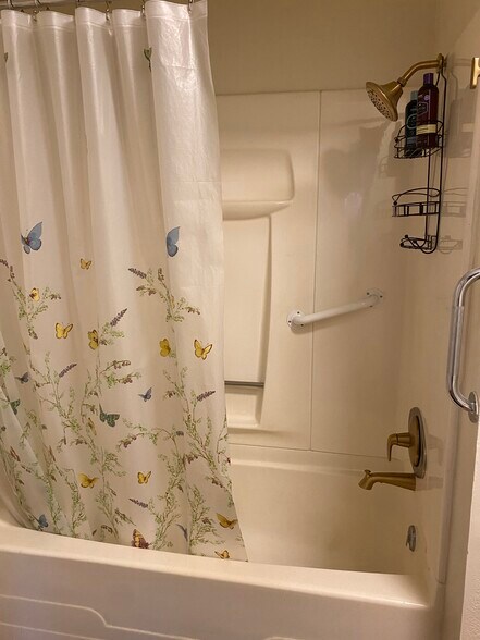 Building Photo - 4040 St Patricks Ave