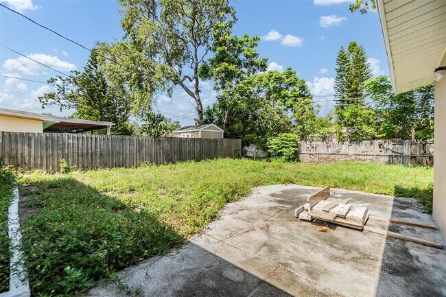 Building Photo - 954 Dumont Dr