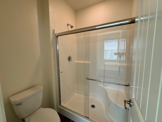 Building Photo - Beautiful 3Bd/2.5Ba Home in Gated Prado Co...