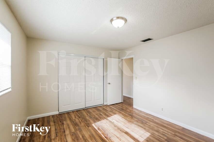 Building Photo - 7306 SW 3rd Ct