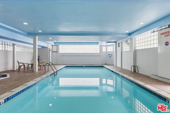 Building Photo - 1271 Stoner Ave