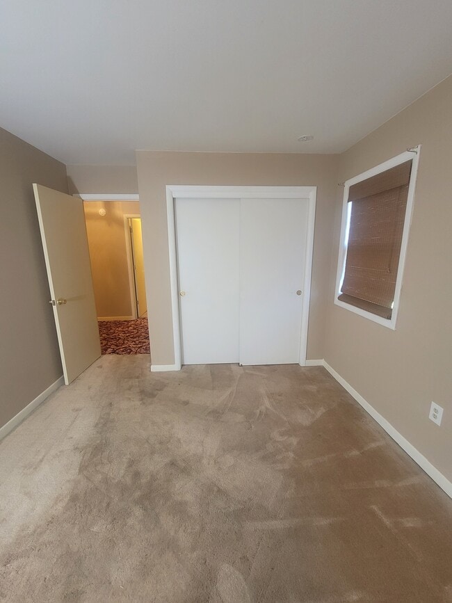 Building Photo - 106 Quail Dr