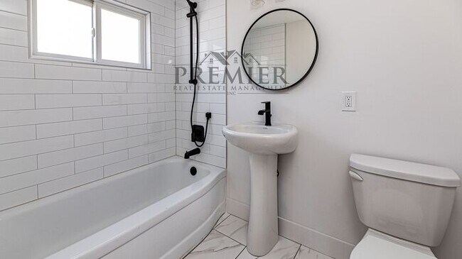 Building Photo - Stunning Remodeled 4 bedroom / 4 bath-2026...