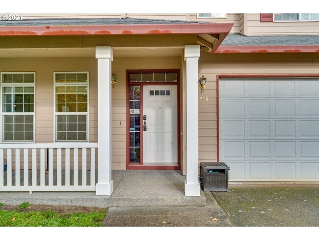 Building Photo - ***HALF MONTH RENT FREE***FANTASTIC 4 Bed 2.5 Bath Home in Salmon Creek! HUGE side yard and back ...