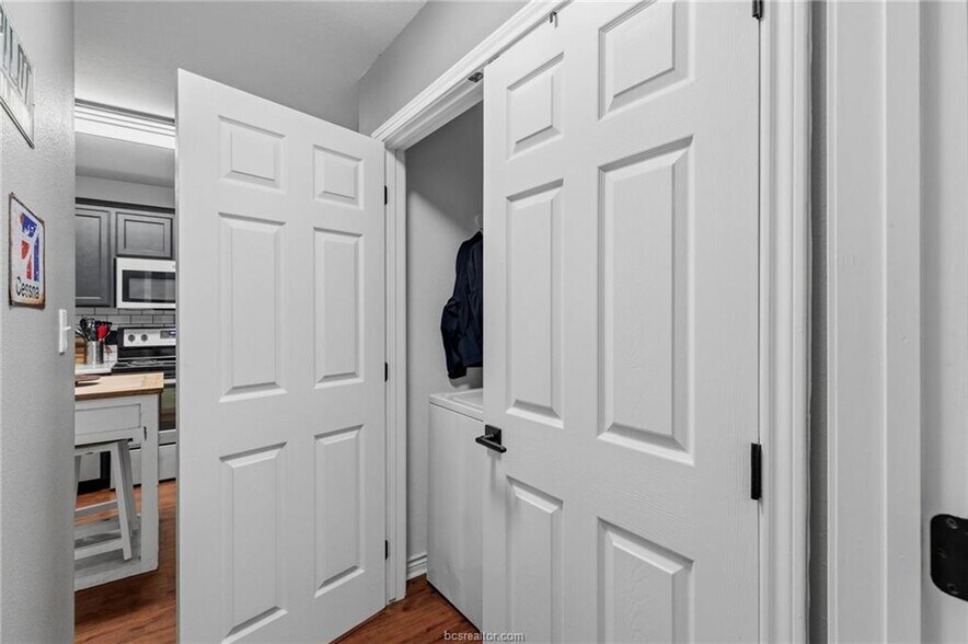 Building Photo - 3764 Oldenburg Ln