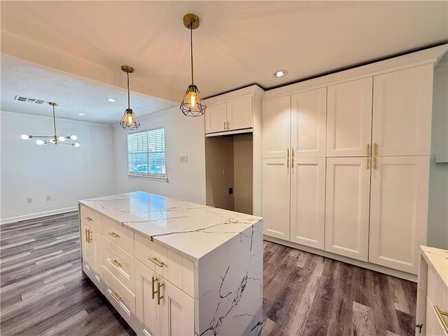 Building Photo - 3324 Davidson Pl