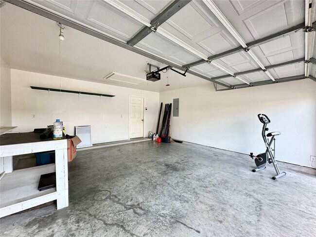 Building Photo - 10414 Gerlach St