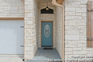 Building Photo - 11323 Begonia rock