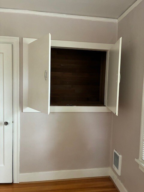 Building Photo - 5914 S Carver St