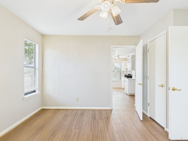 Building Photo - 298 Friendship Ln