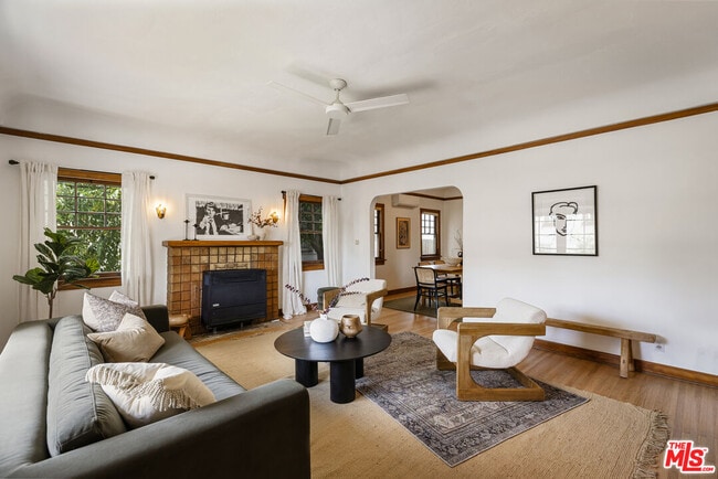 Building Photo - 4405 Clarissa Ave