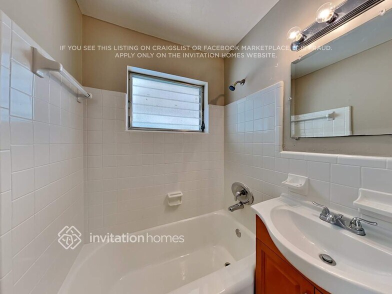 Building Photo - 2490 Florida Mango Rd