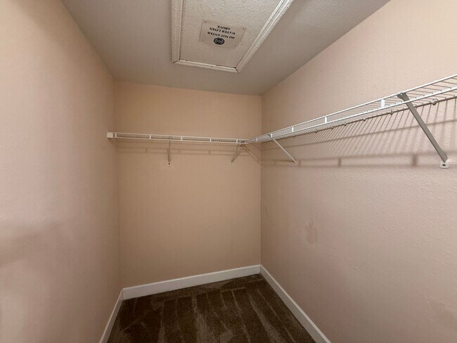 Building Photo - 4053 Crockers Lake Blvd