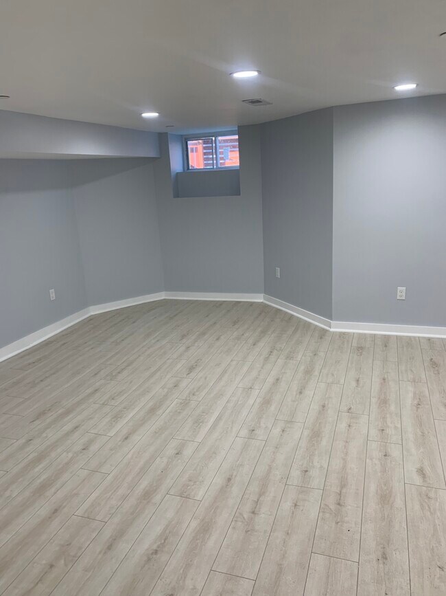 Building Photo - 32 Cameron Ave