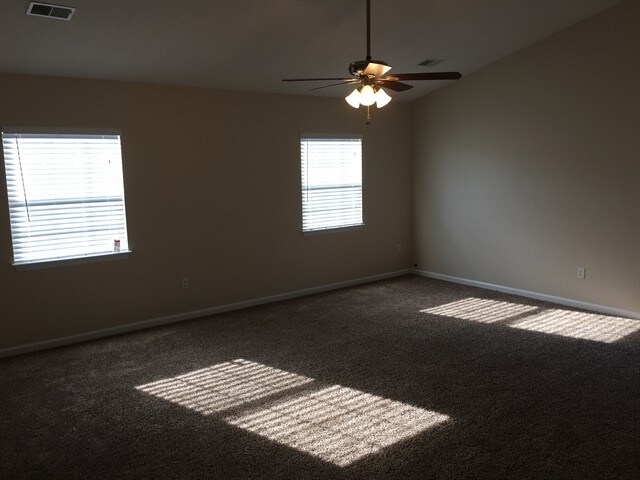 Building Photo - 14 Hidden Lakes Ln